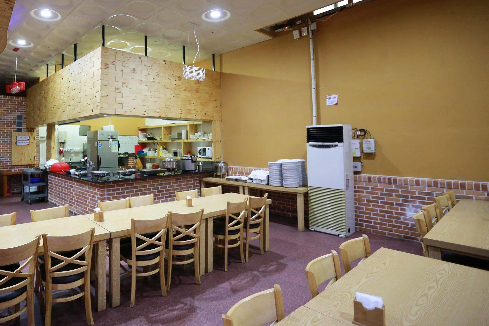 Olle Tourist Hotel Jeju Exterior photo